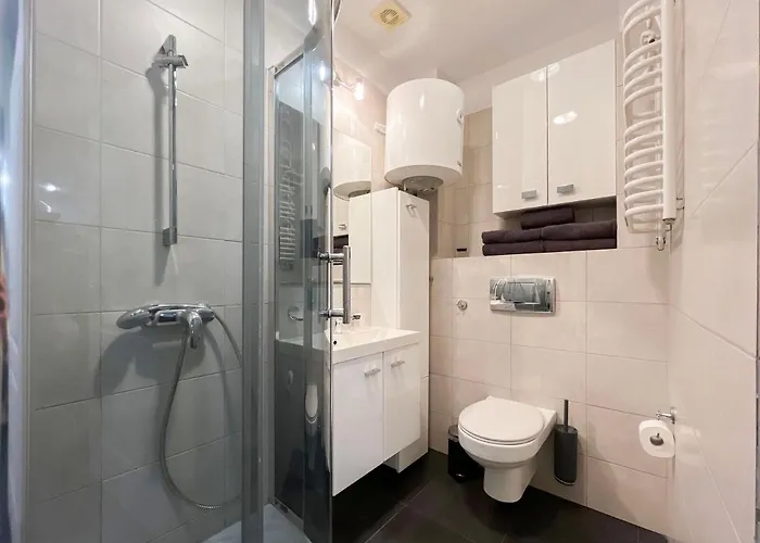 Heart Of - Spacious 3rooms 75m2 As R243 شقة *